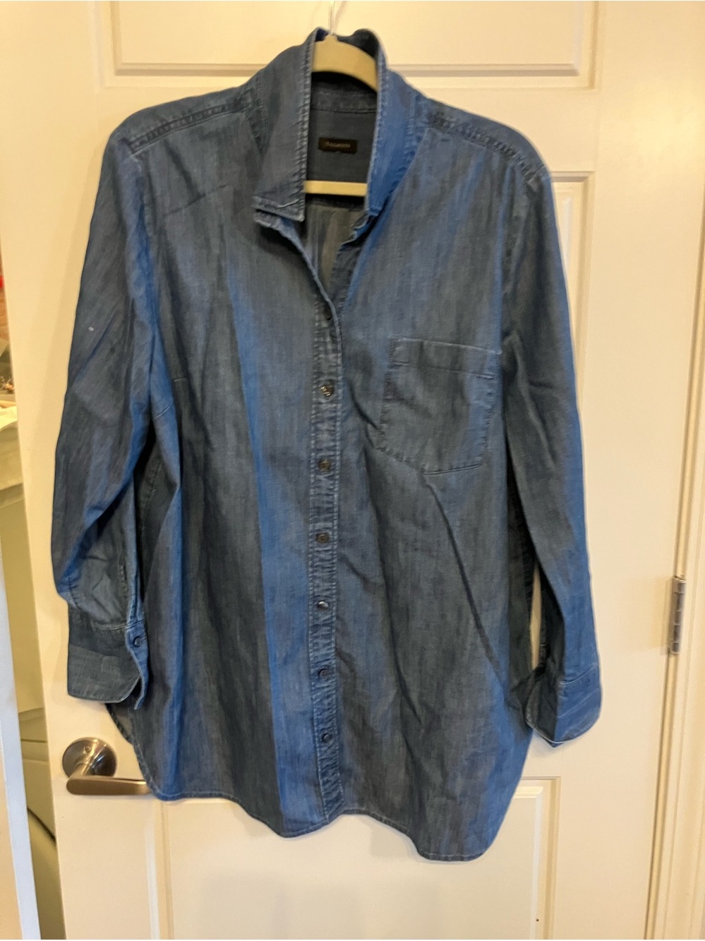 Women’s lightweight denim shirt